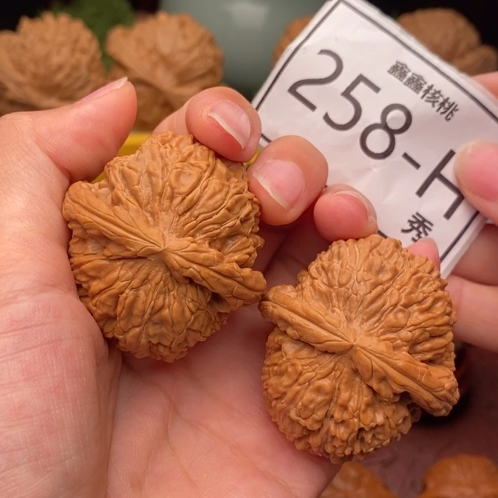 文玩核桃把件白狮42