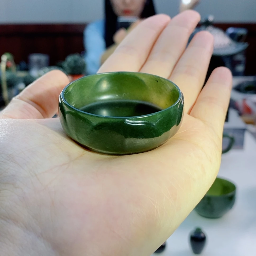 未镶嵌和田玉（青玉）摆件