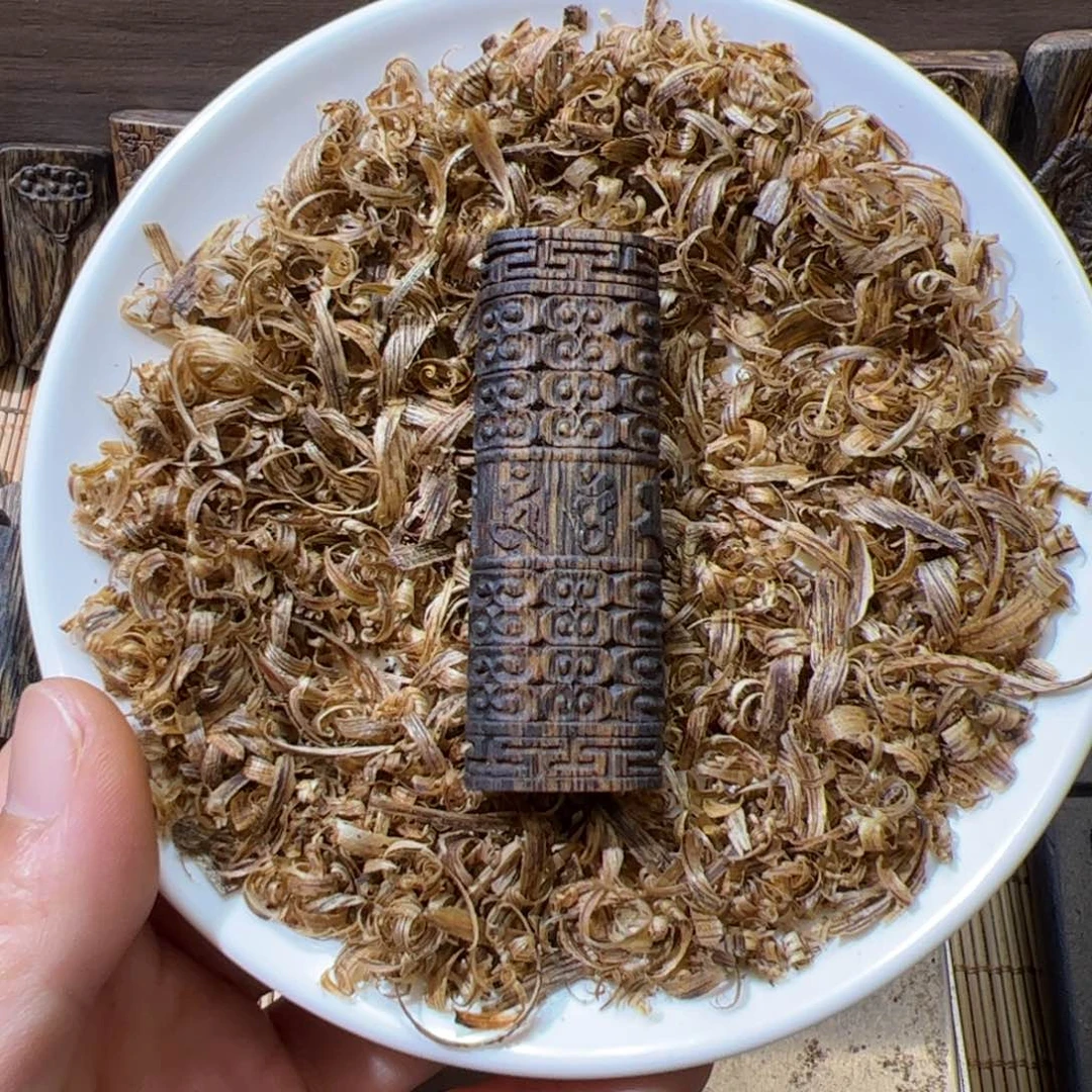 沉香沉香碎屑绿棋雕刻8克