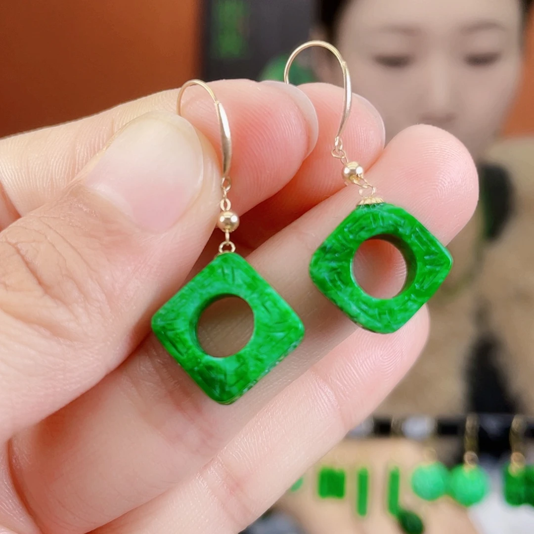 翡翠18K金镶嵌耳饰