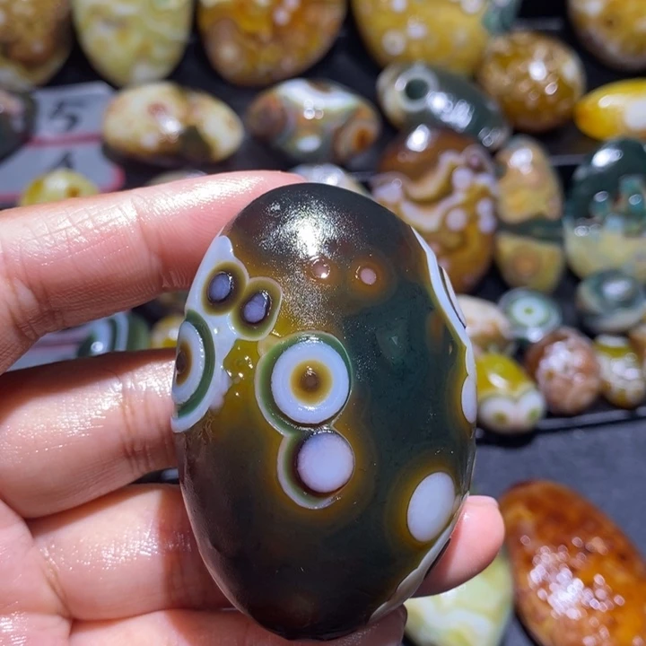 玛瑙/玉髓未镶嵌珠宝半成品112