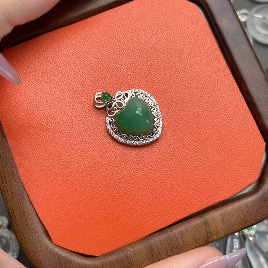 石英质玉吊坠银S925镶嵌