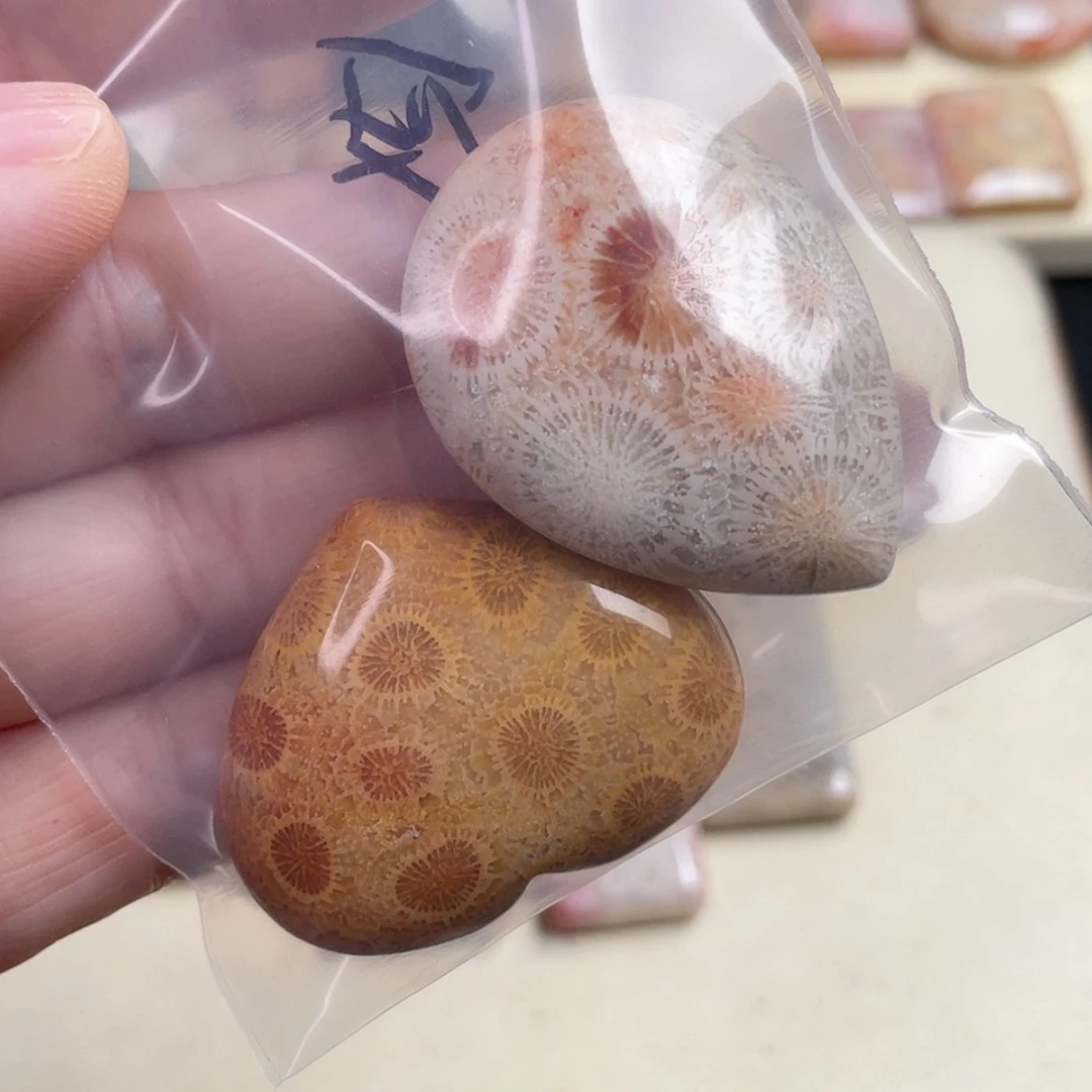 【闪购商品】未镶嵌吊坠(赠链)硅化玉妙*