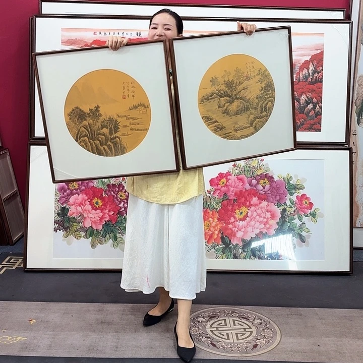 国画手绘带框作品