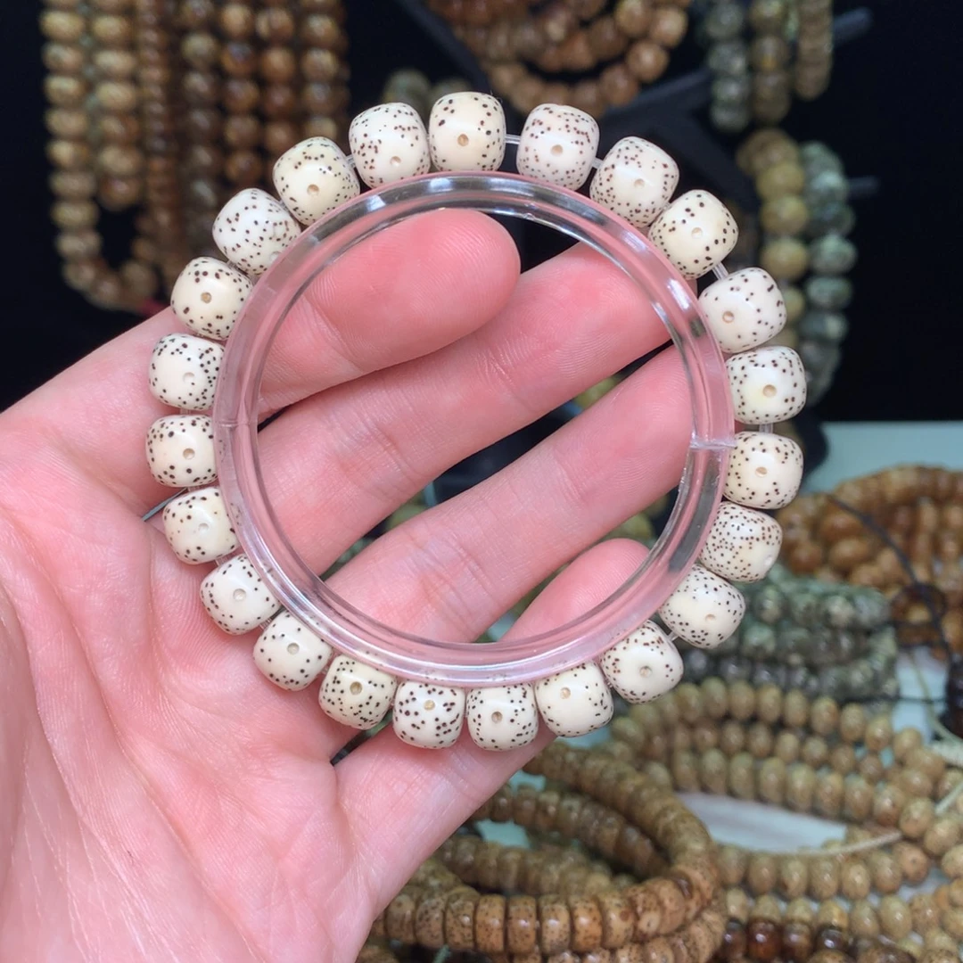 吊坠星月菩提10.9顺白福利