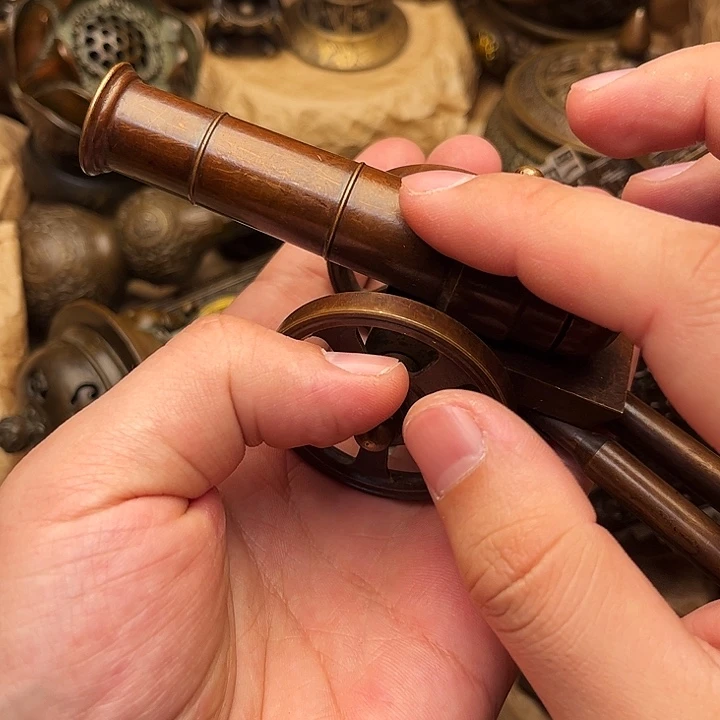 精美铜器做工精湛