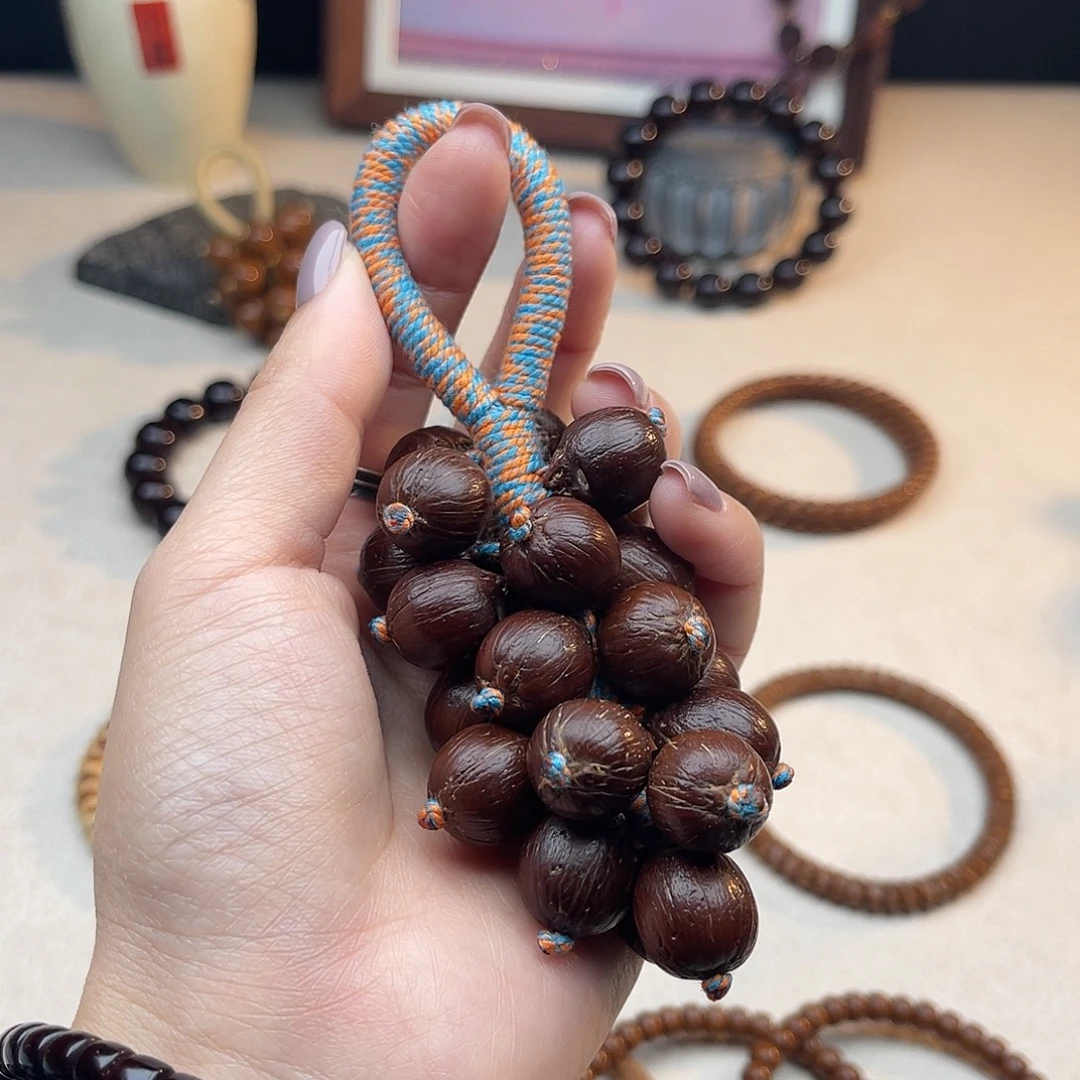 紫金鼠手串暴力红老油料原皮葡萄串