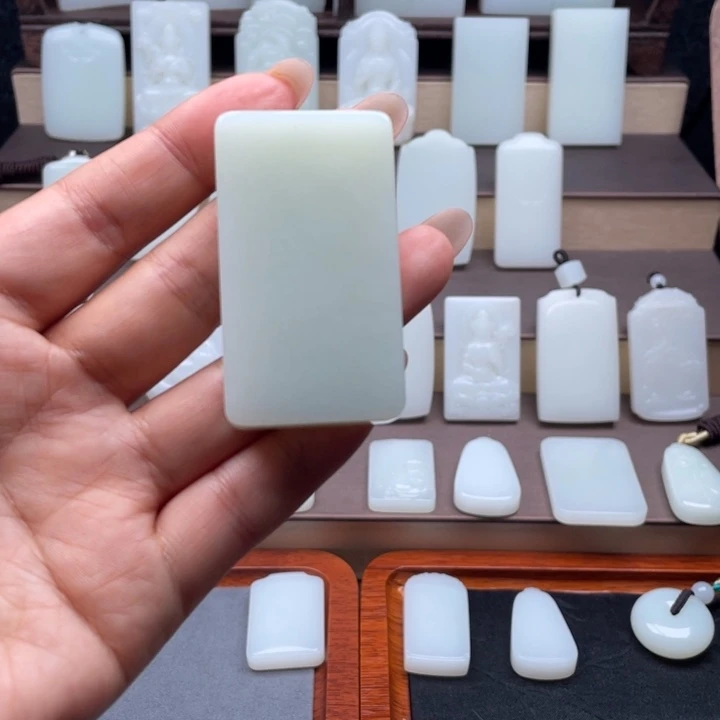 和田玉未镶嵌颈饰