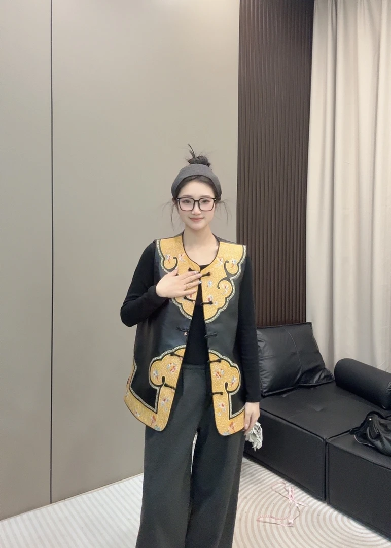 CL-中国结款中系真皮马甲