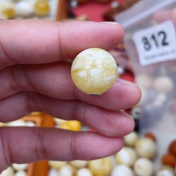 蜜蜡未镶嵌珠宝奇石沙眼17.2
