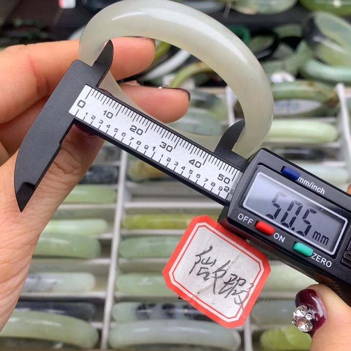 蛇纹石玉未镶嵌手镯576