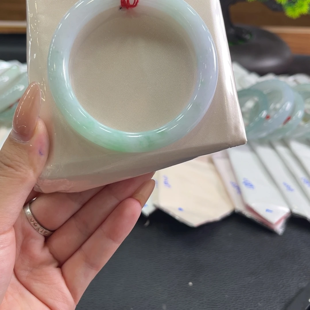 翡翠未镶嵌手镯53圆条