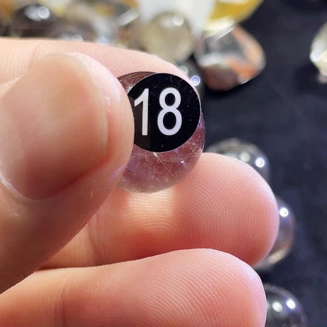 刘***米未镶嵌吊坠(赠链)水晶