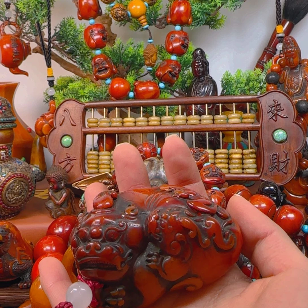 琥珀裸石未镶嵌貔貅