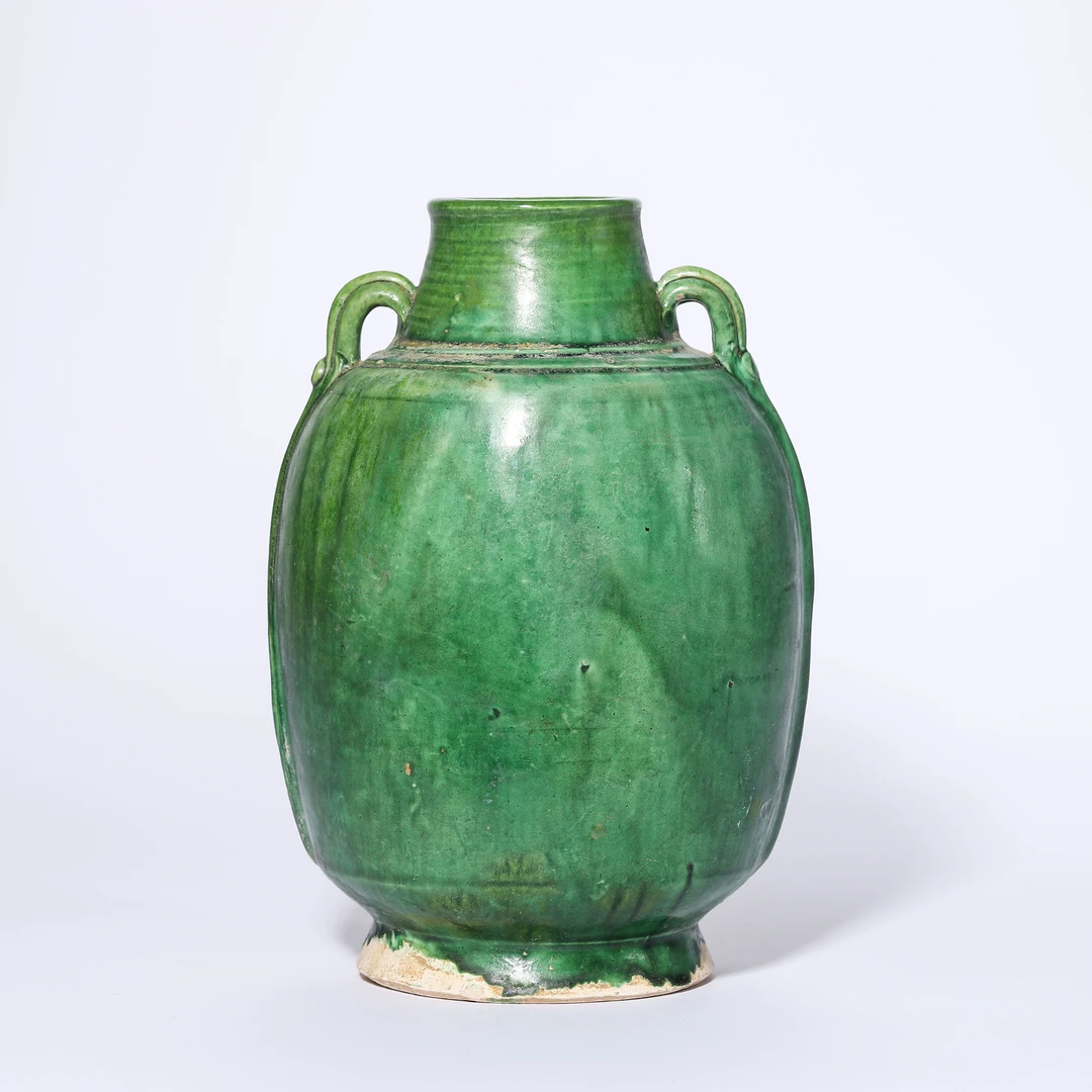 Lot28 明代 绿釉双耳穿带瓶【古董拍卖】