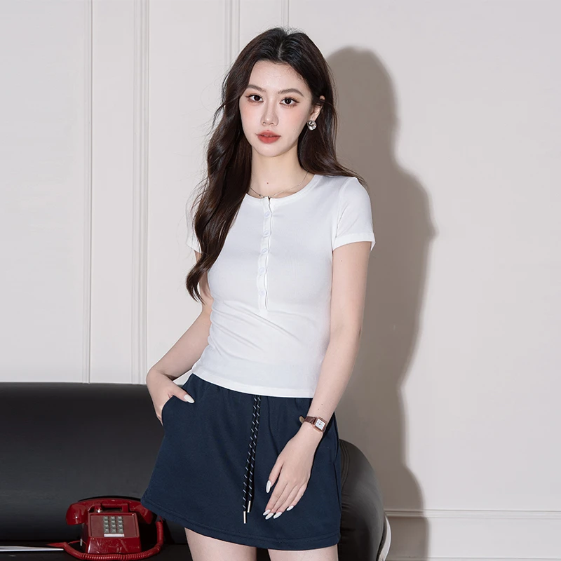 纯色百搭短袖辣妹t恤修身短款春夏季设计感纽扣半开领圆领T恤