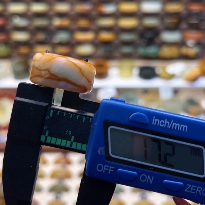 蛇纹石玉未镶嵌戒指港15圈口微瑕