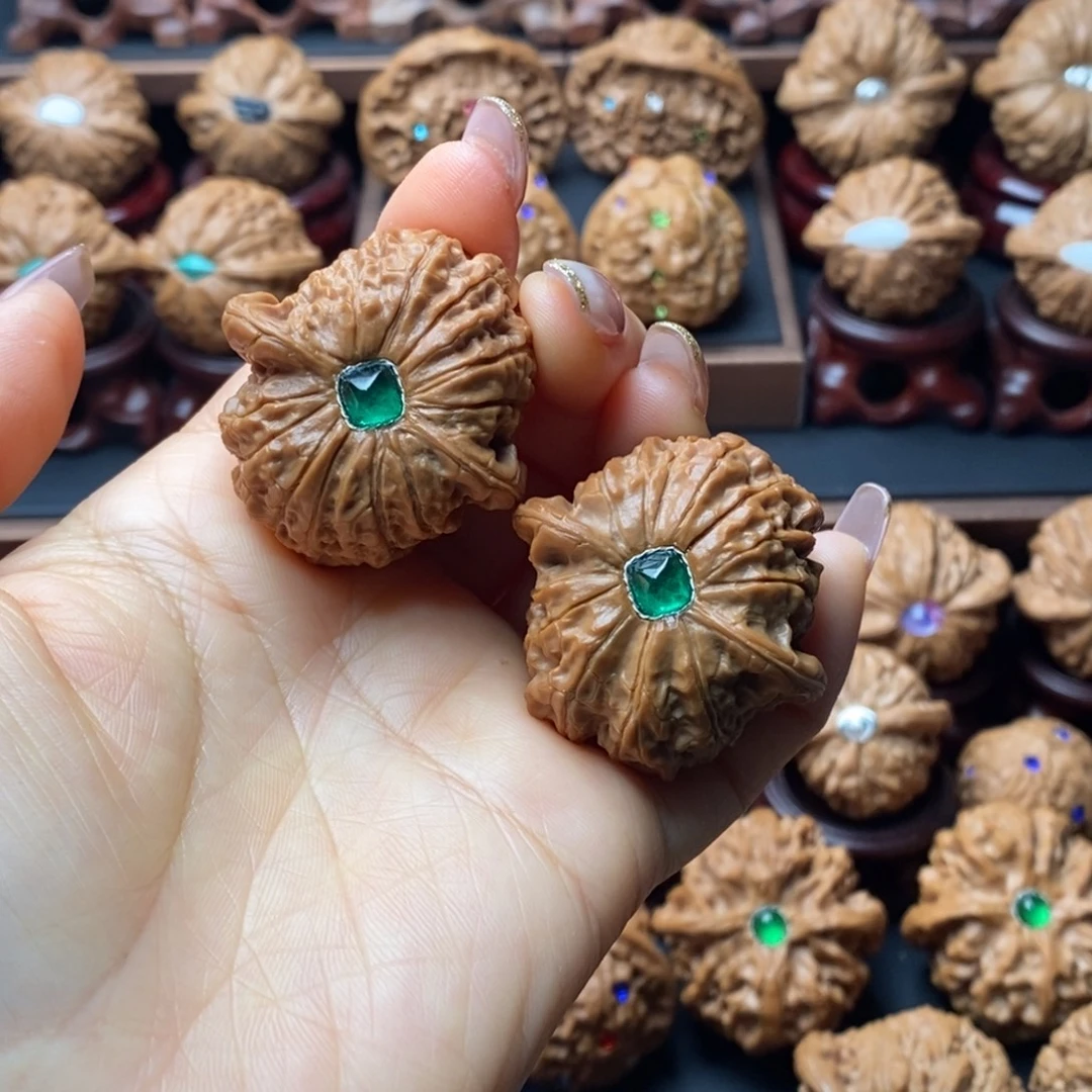吊坠文玩核桃血麒麟