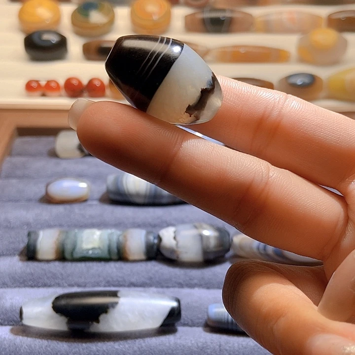 赵***赵未镶嵌吊坠(不含链)玛瑙/玉髓