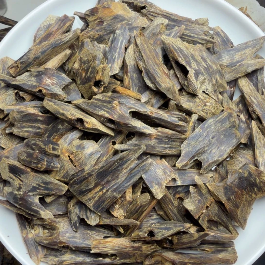 沉香碎屑沉香油叶子50克