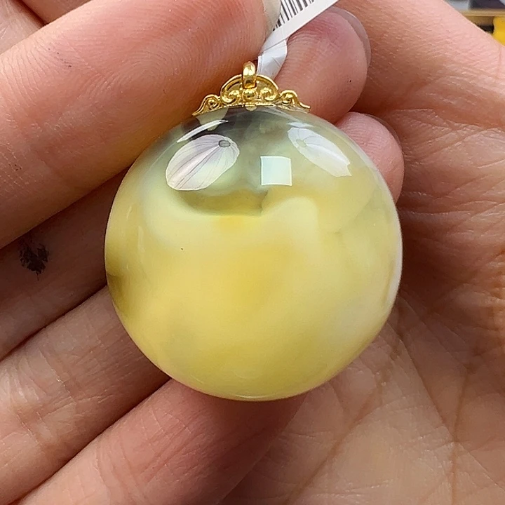 蜜蜡未镶嵌珠宝奇石