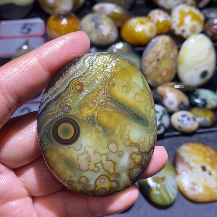 玛瑙/玉髓未镶嵌珠宝半成品31
