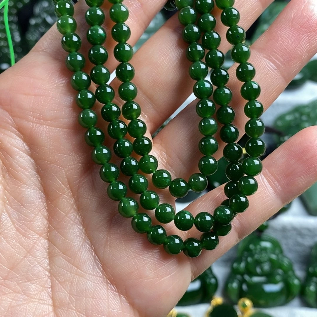 彦***贝和田玉（碧玉）未镶嵌颈饰