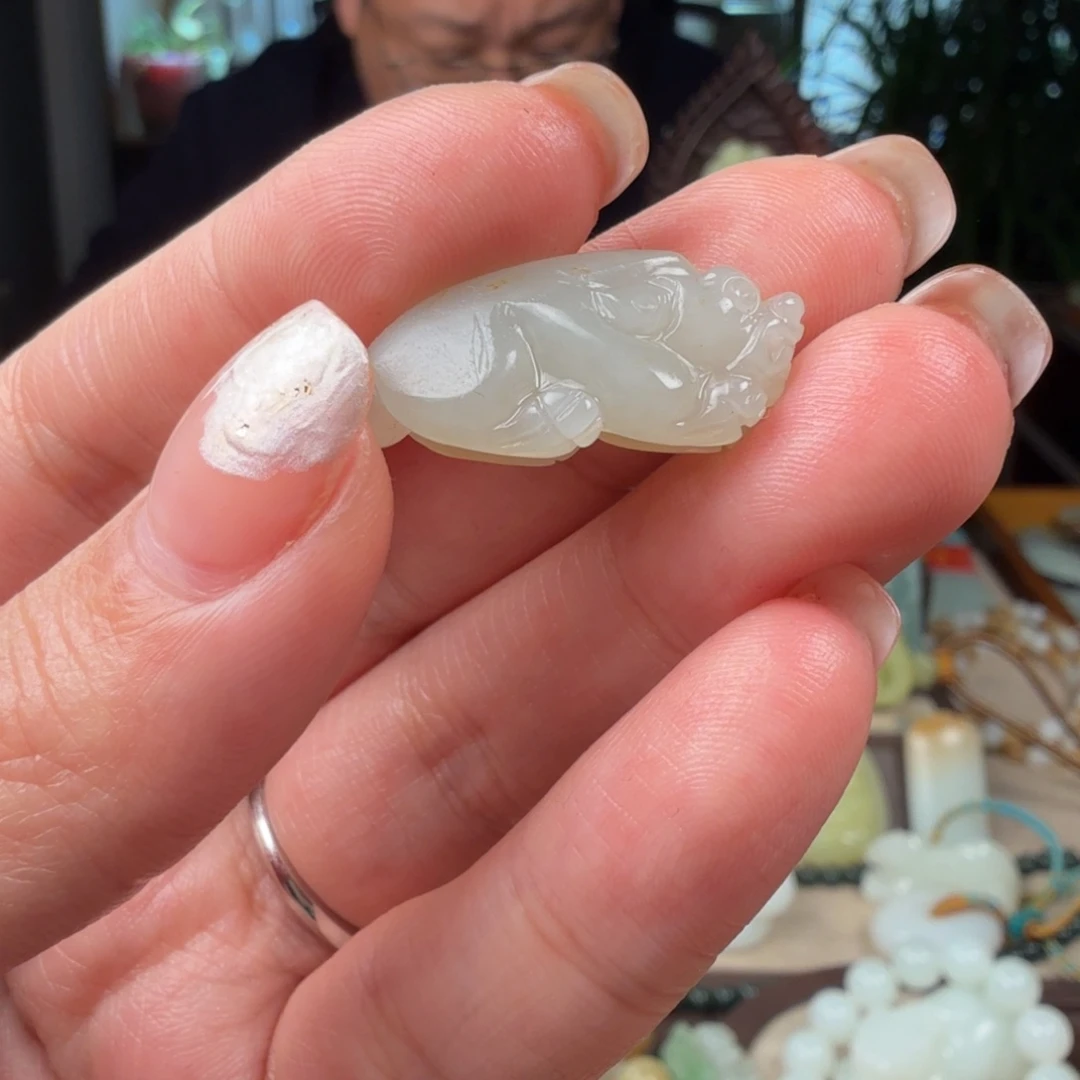 韩***斌和田玉未镶嵌颈饰