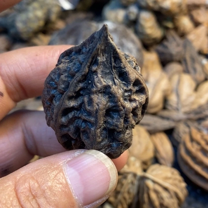 文玩核桃吊坠娜姐52