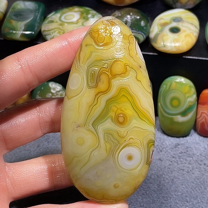 玛瑙/玉髓未镶嵌珠宝奇石