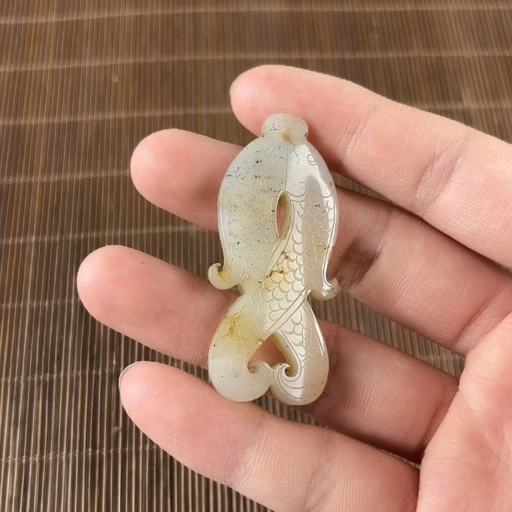 哑***。和田玉未镶嵌挂件
