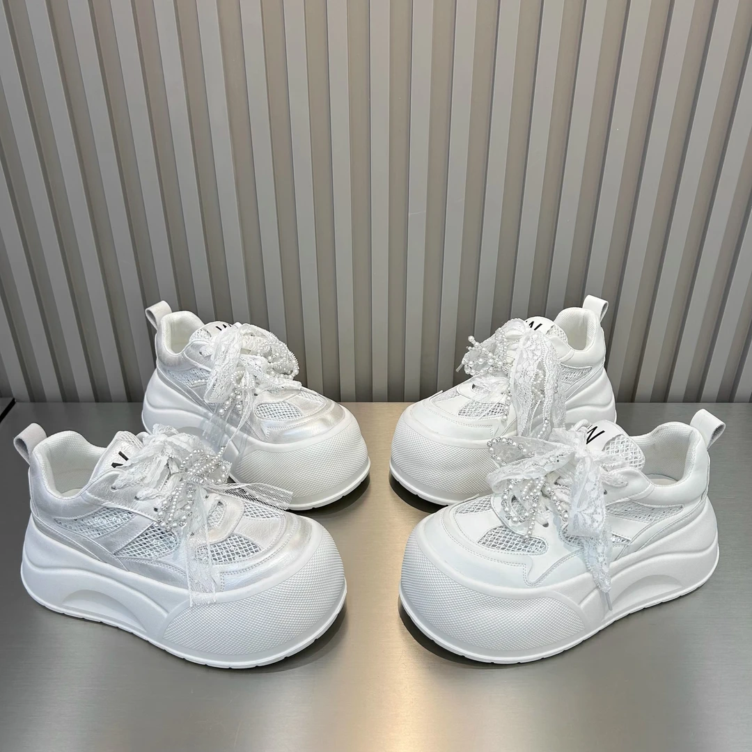 欧货爆款大头鞋女2025早春新款厚底珍珠小白鞋百搭时尚松糕面包鞋