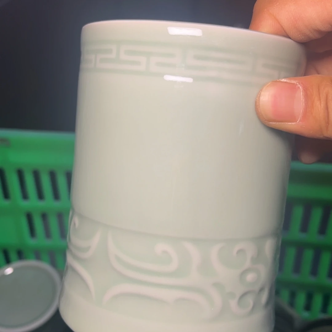 瓷瑕疵天青色笔筒