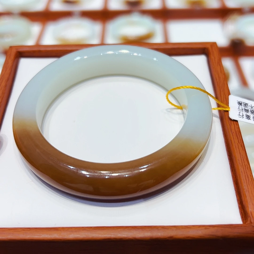 和田玉未镶嵌手镯半糖5657