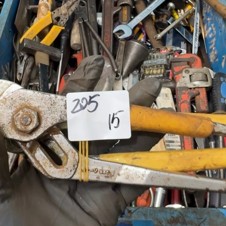 荣***3家用五金工具一个