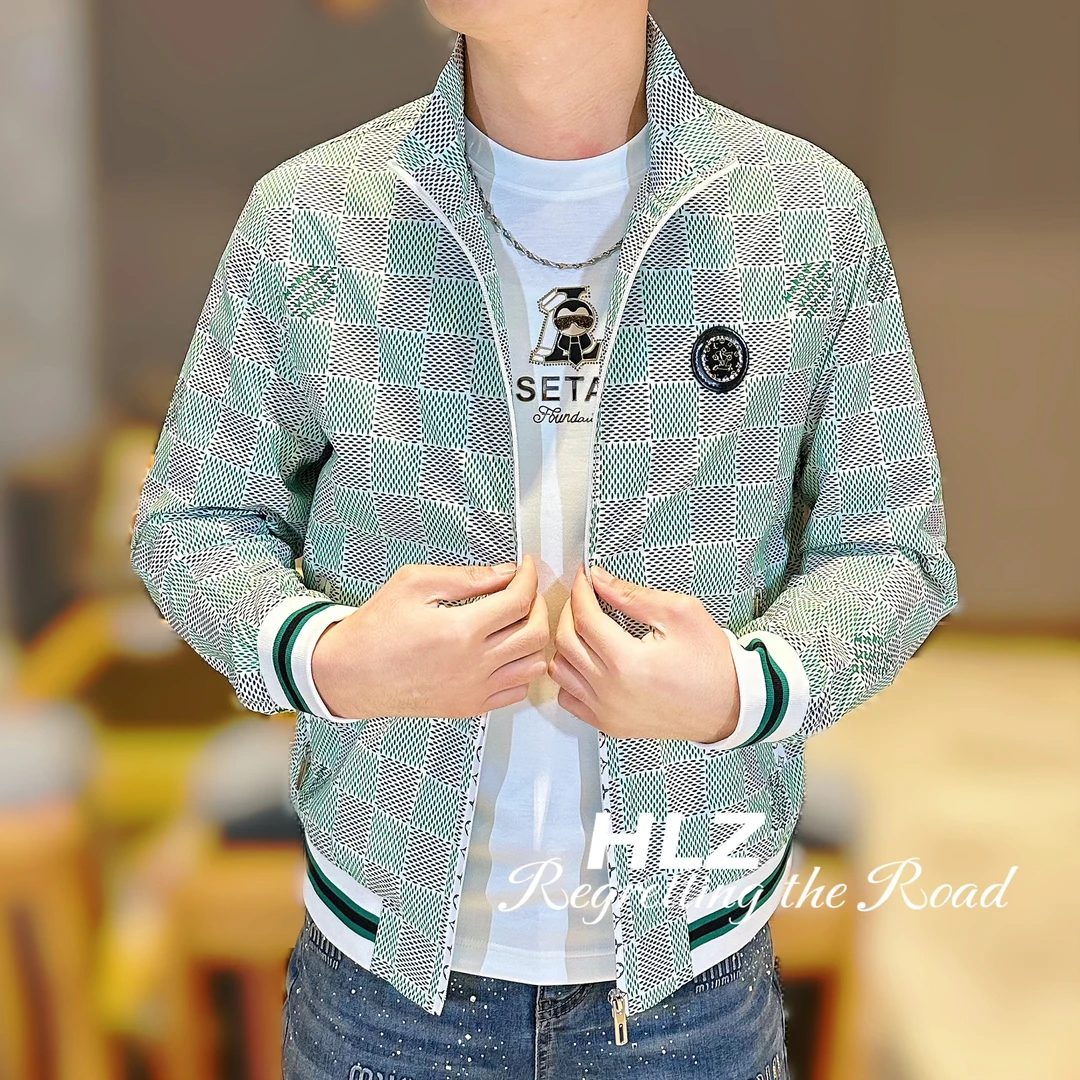 2025男士秋季新款休闲时尚个性格子图案百搭立领帅气百搭夹克外套