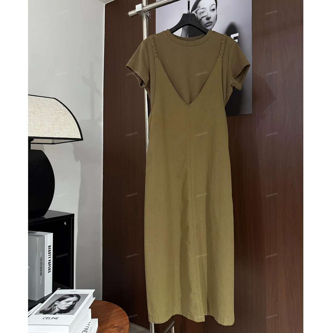 大君君 新款夏季显瘦减龄时髦韩版气质套装（上衣+吊带裙）T054