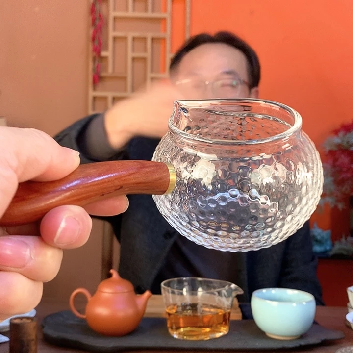 高硼硅锤纹红木侧把公杯