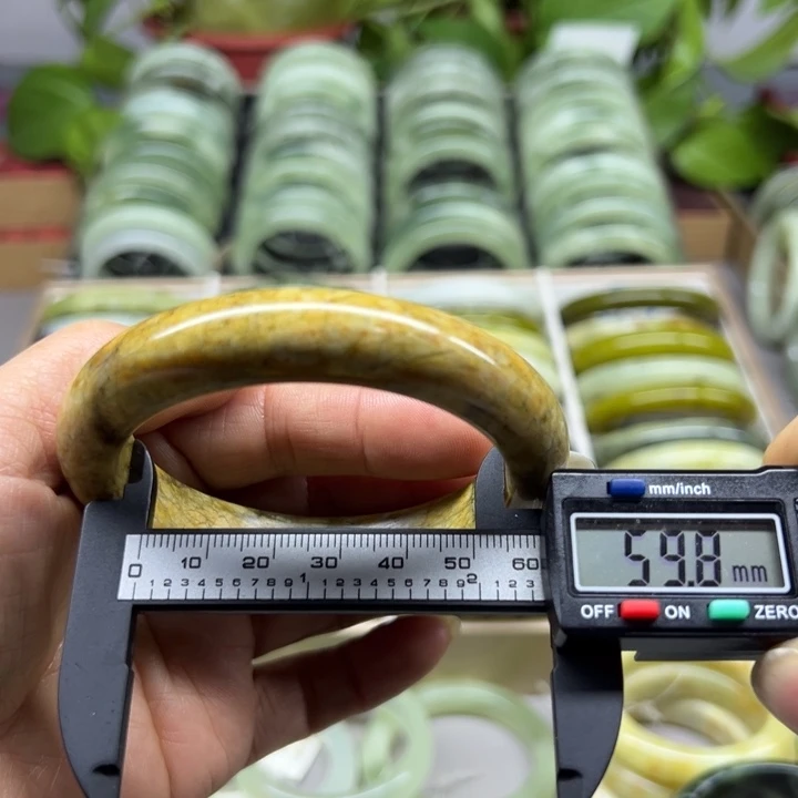 蛇纹石玉未镶嵌手镯26