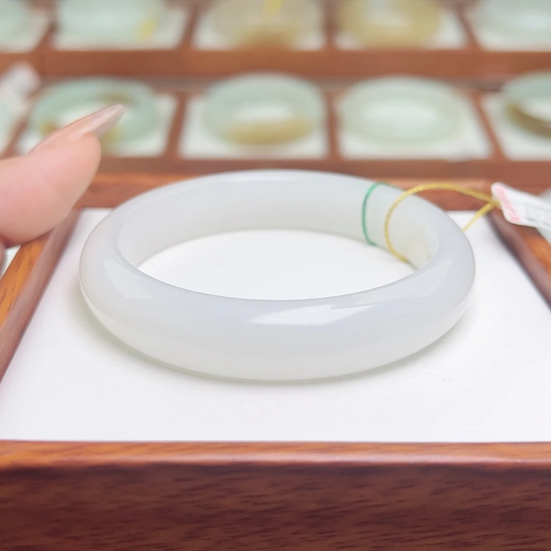 和田玉手镯未镶嵌53