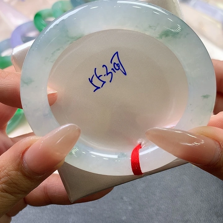 翡翠未镶嵌手镯55.3元