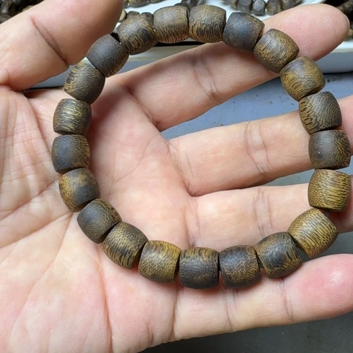 沉香手串徐****学乌身手串9克