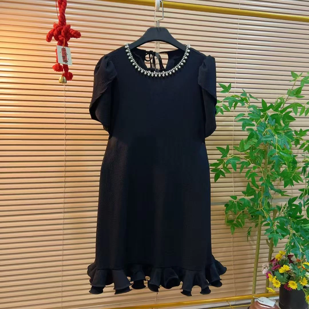 设计感小众镶钻显瘦荷叶边裙胖YY2025夏季新款法式减龄别致连衣裙