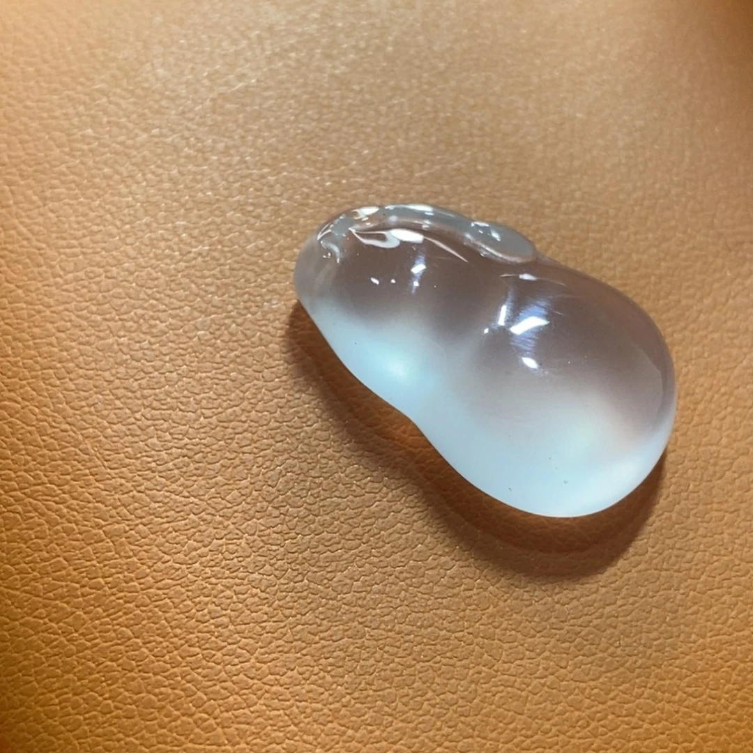 颈饰未镶嵌石英质玉