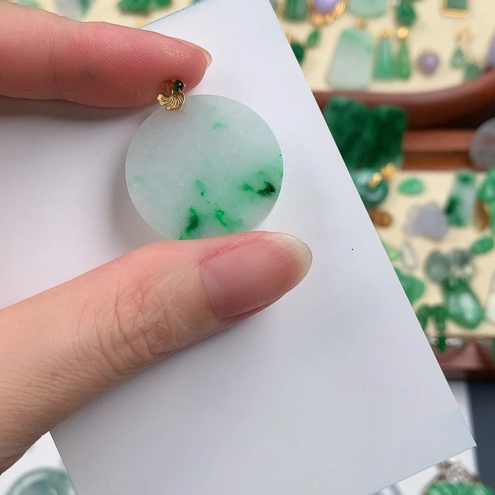 翡翠18K金镶嵌颈饰8632567889