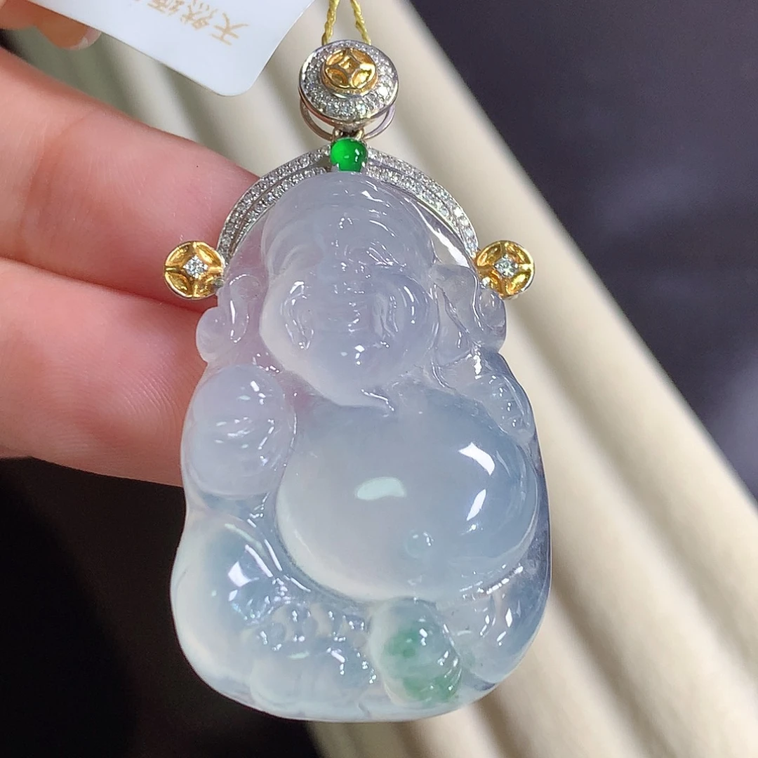 翡翠18K金镶嵌颈饰财神