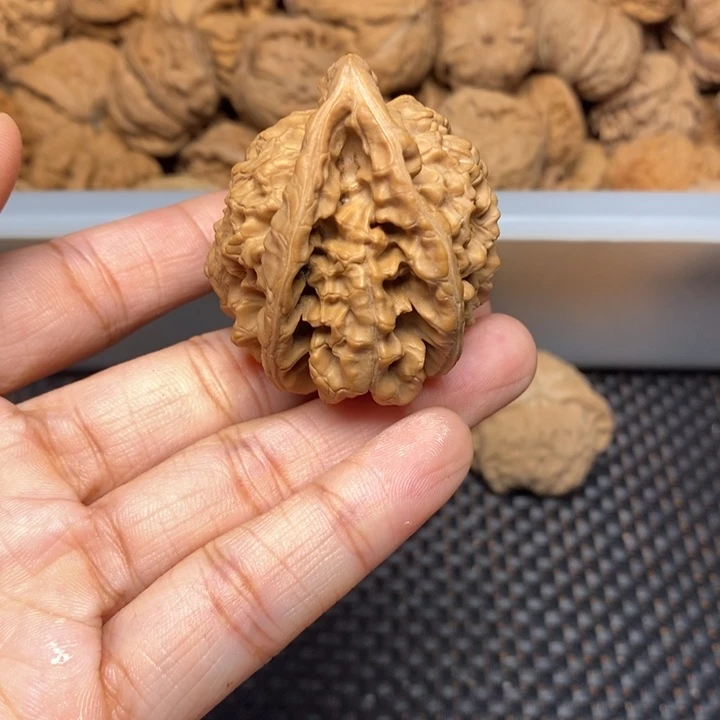 挪***林吊坠文玩核桃文玩核桃异形单只