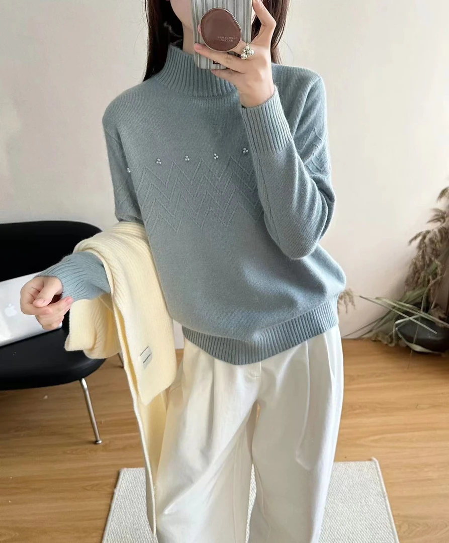 【大润】 甜美钉珠蜜熊绒半高领立体提花针织衫