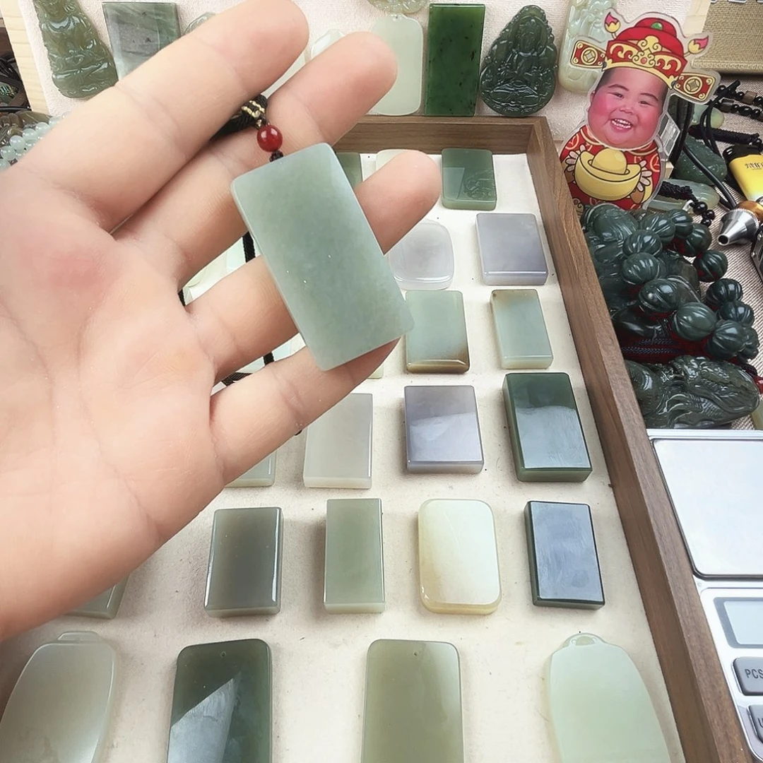 和田玉未镶嵌颈饰