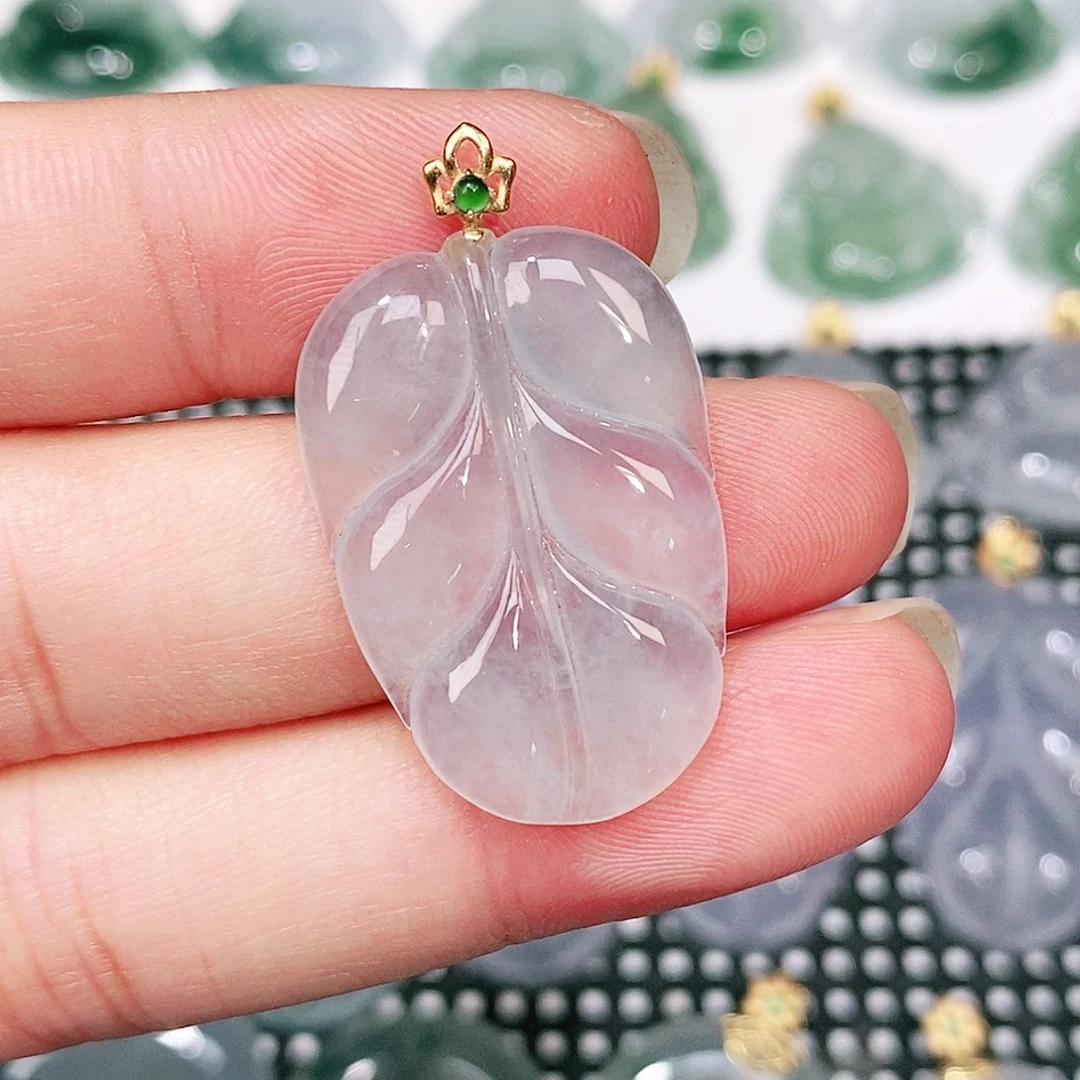 颈饰18K金镶嵌翡翠